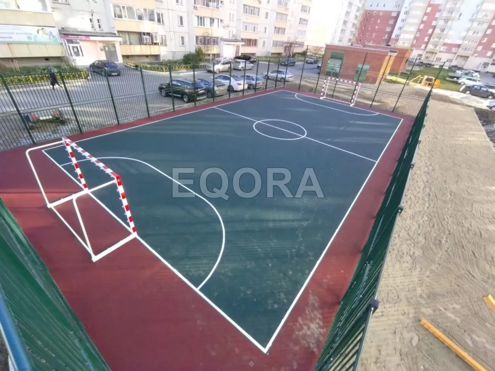 Устойчиво ли резиновое покрытие из крошки к химическим веществам в Ноябрьске?